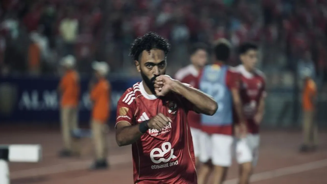 قرار حاسم.. حسين الشحات يحدد مصيره مع النادي المصري